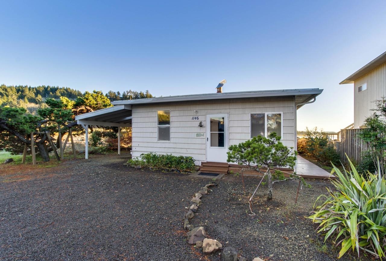 Bayfront Bungalow Villa Lincoln City Exterior photo