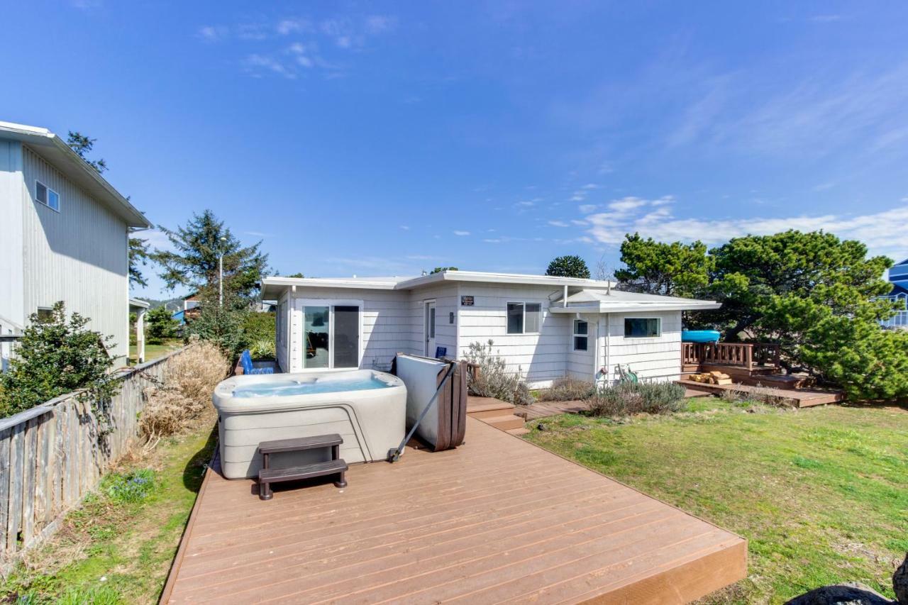 Bayfront Bungalow Villa Lincoln City Exterior photo